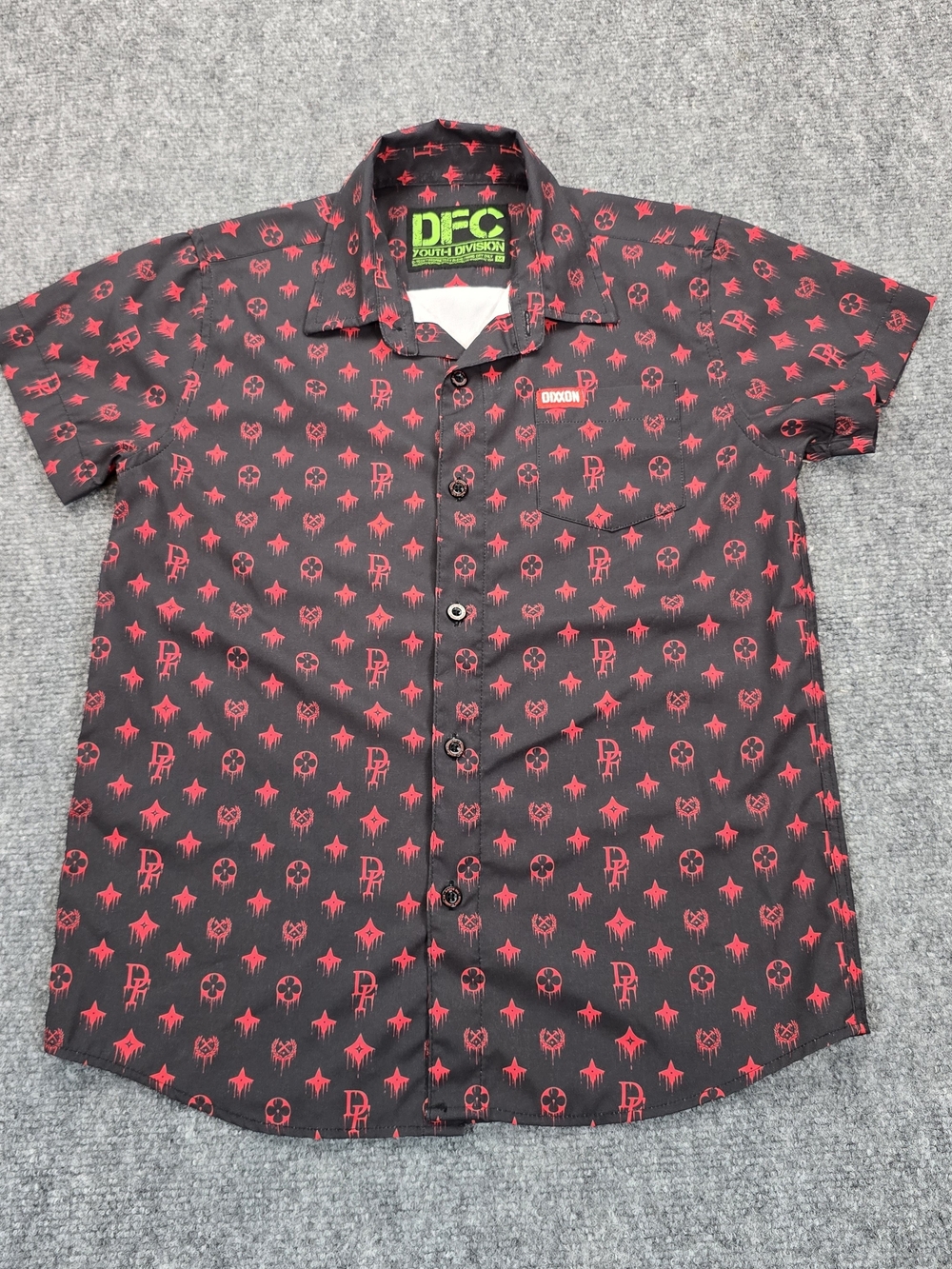 DIXXON Youth Division Boys Medium Black Red Button Up Shirt Short Sleeve Print